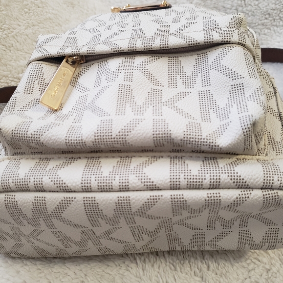 ❣SOLD Michael Kors Backpack❣ - Picture 13 of 14